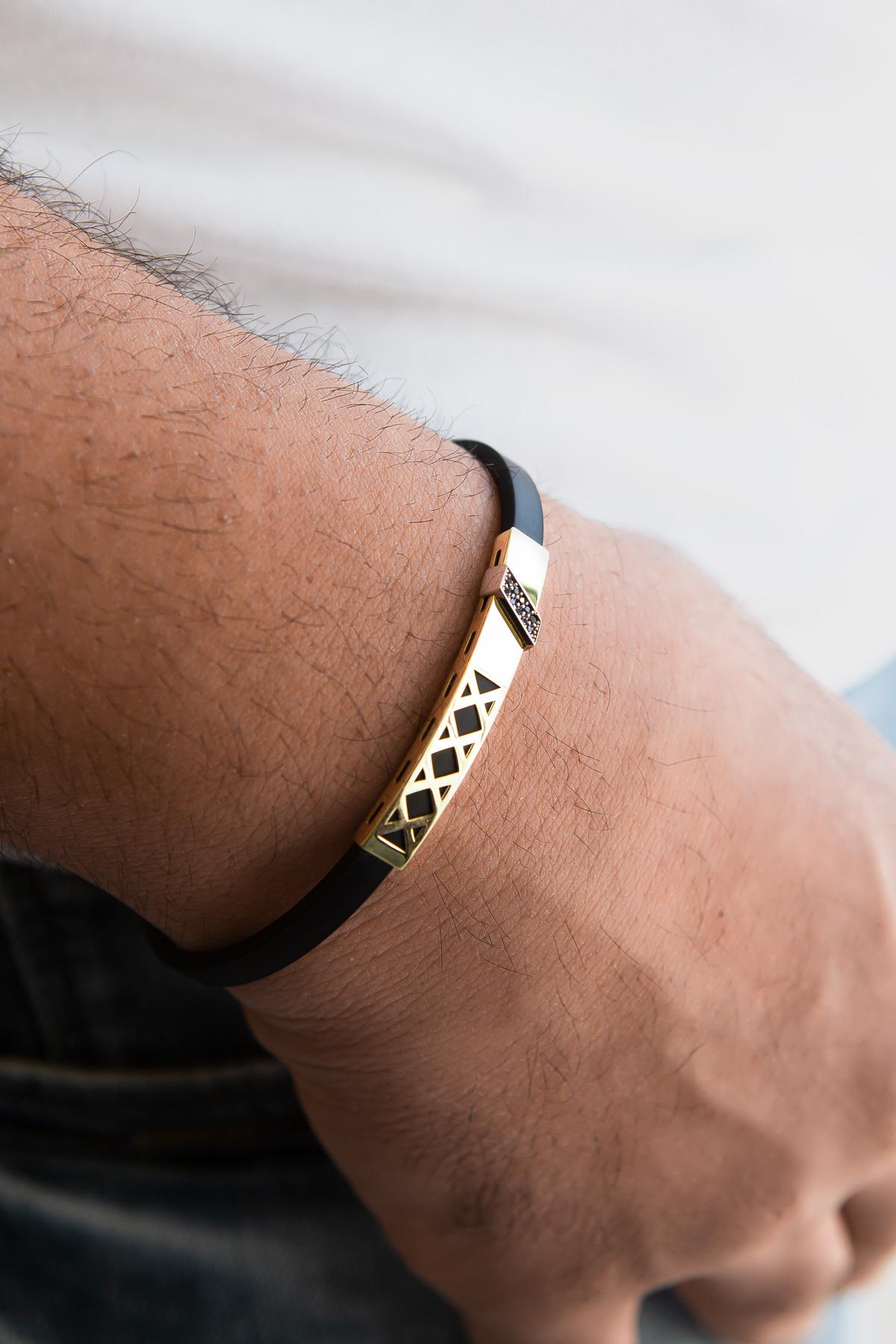 Siyah Taşlı Kauçuk Erkek Altın Bileklik Siyah Taşlı Kauçuk Erkek Altın Bileklik