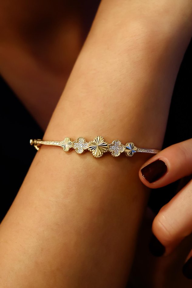 Taş Detaylı Yonca Altın Bileklik (2)